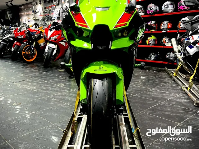 Kawasaki ZX-10R – موديل 2023  حالة البايك: زيرو