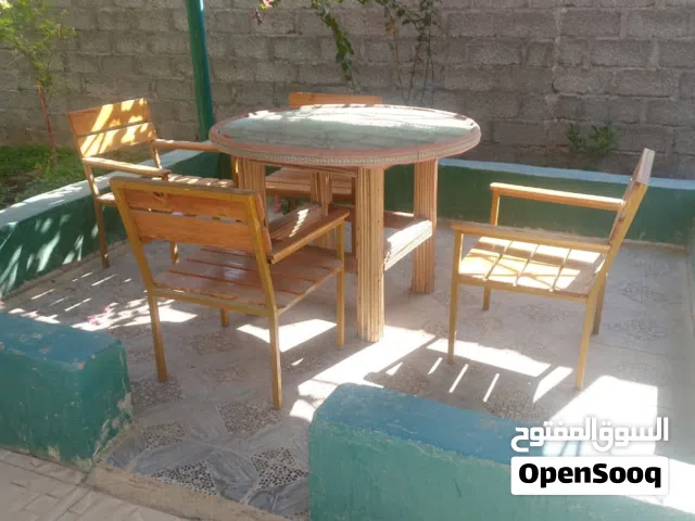 طاوله تراثيه مع كراسي
