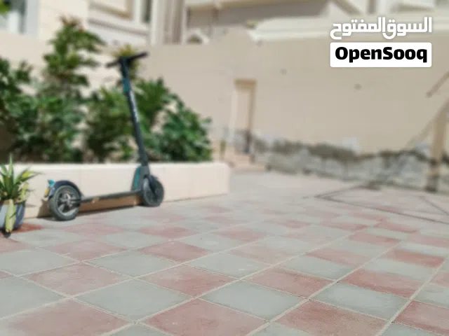 سكوتر كهربائي 25الى30كيلومتر ف الساعة ب 40 ريال السعر ف الموقع خاطئ