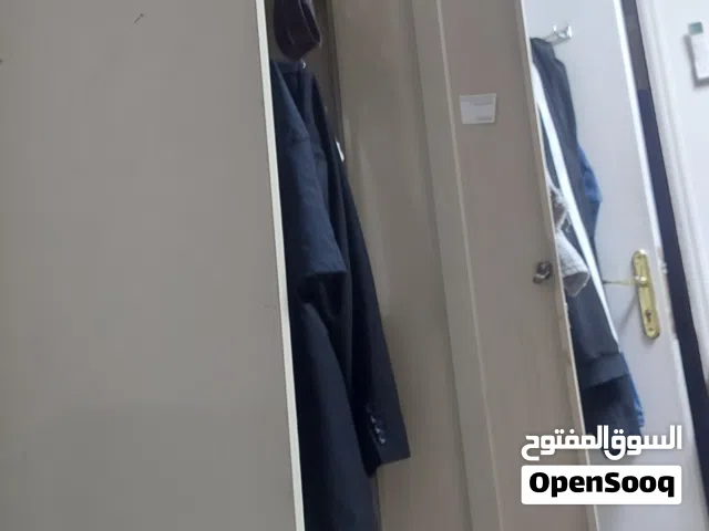 دولاب باب واحد وكوميدو