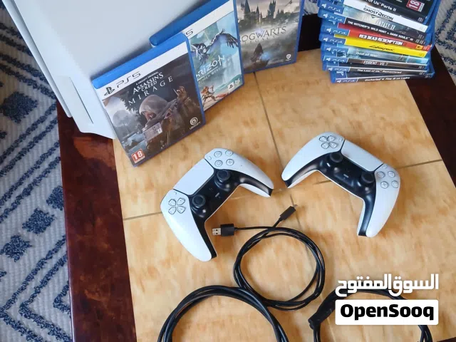 للبيع: جهاز PlayStation 5 Standard Edition (نسخة أوروبية - مع فاتورة الشراء الأصلية من إيطاليا)