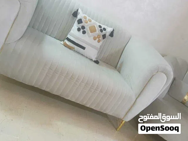 طقم للبيع +طاولة وسط خشب + طاولة تلفزيو