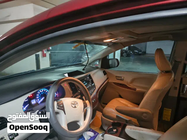 Used Toyota Sienna in Ajman