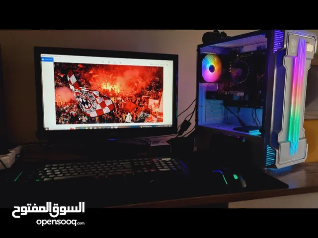 pc gaming: كمبيوتر كامل بجميع ملحقاته شاشه :60hz كيبورد وماوس :من قيم ارينا وماوس باد مايك سماعات