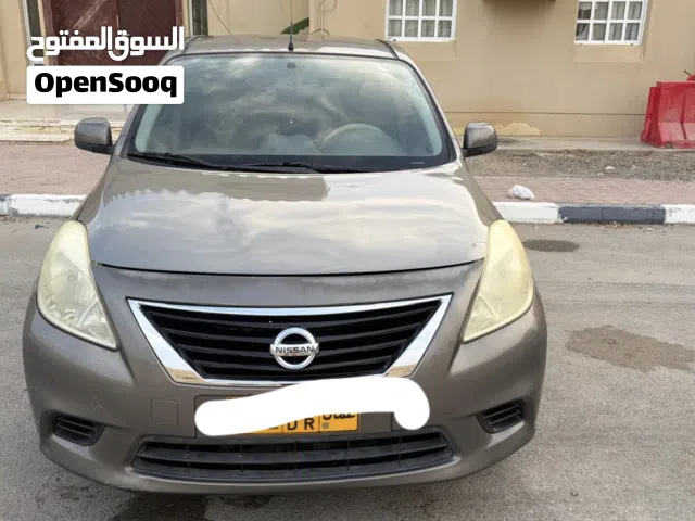 2013 نيسان صني Standard