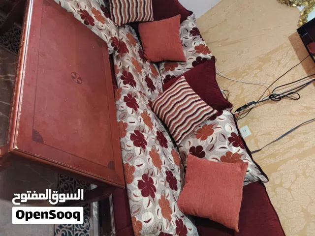 جلسة نظيفة بالطاولة