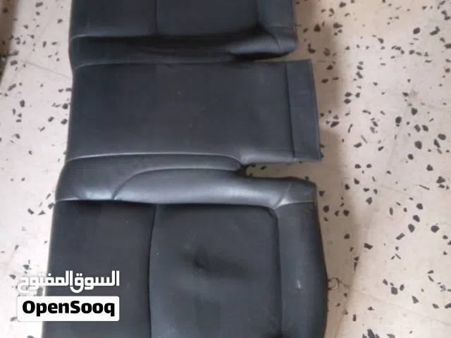كرسي جينيسيس خلفي نظيف