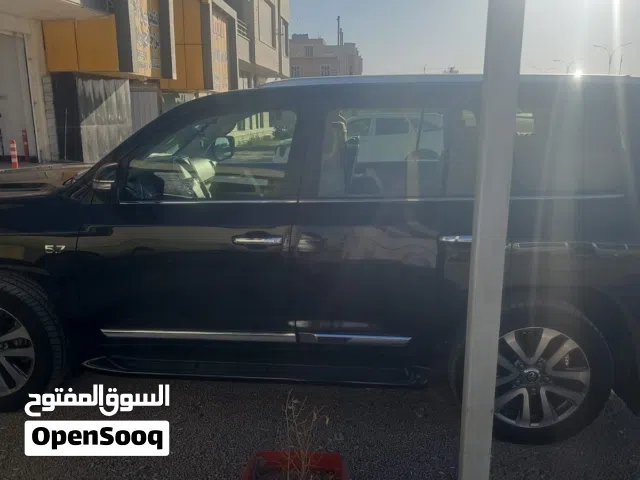 2017 Toyota Land Cruiser VXR