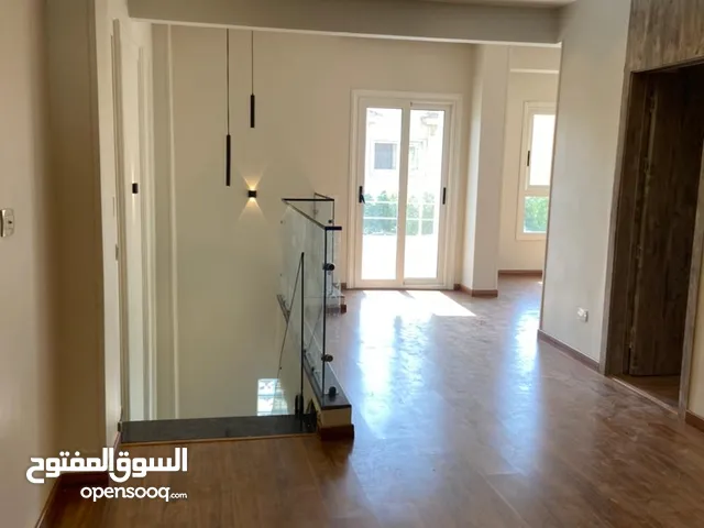 158 m2 3 Bedrooms Apartments for Sale in Giza Sheikh Zayed