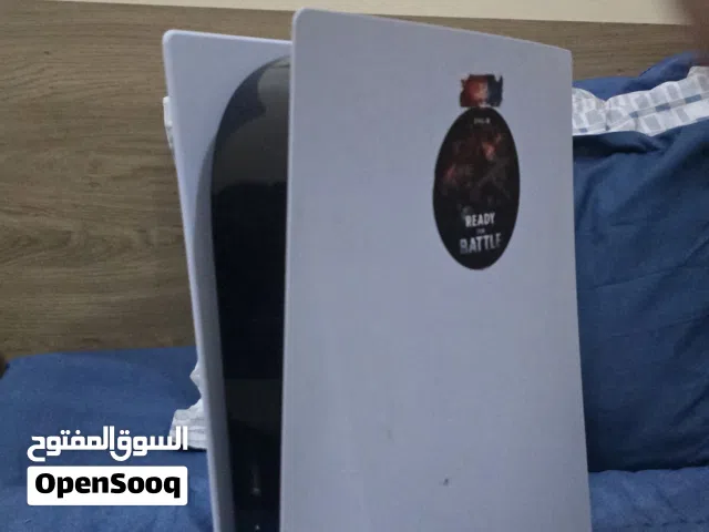 بلستيشن 5 نضيف  شريته قبل سنه ونص نضيف العب فيه فقط fc 26 وفيفا  واستخدام راقي جمعه وسمت فقط