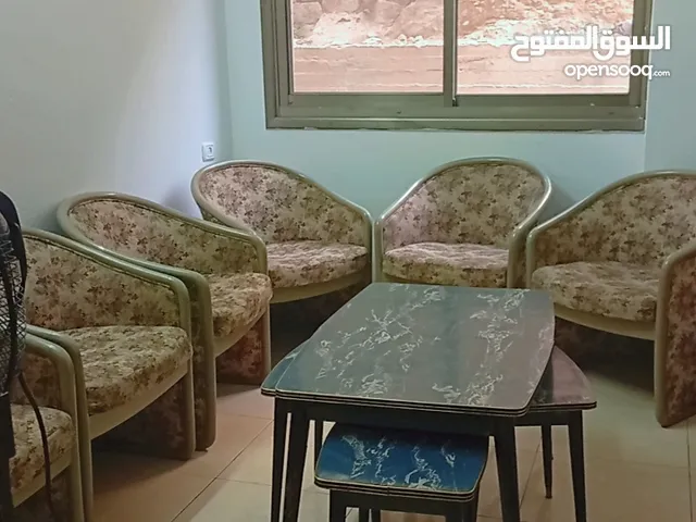 كنب مستعمل بحاله جيدة ب 400 شيكل