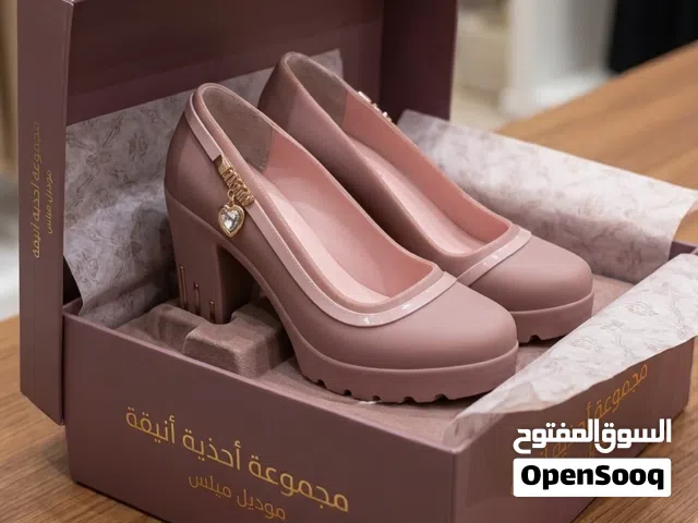 كعب مريح ومناسب لطلعات ومناسبات نمرة 38.