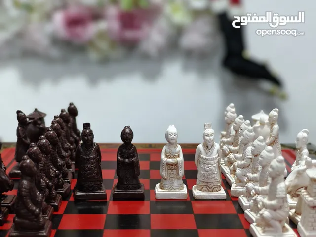 طاولة شطرنج خشبي جودة عالية متوفر قطعة وحدة فقط