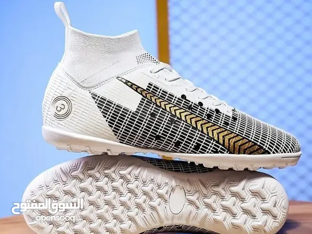 40 Sport Shoes in Najaf