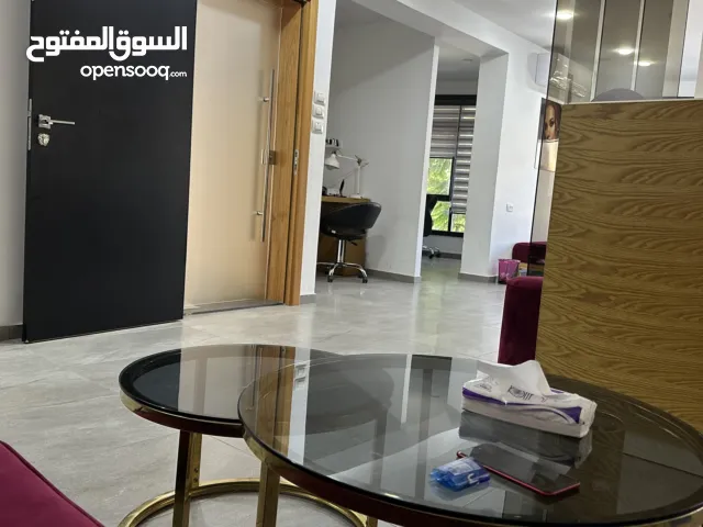 مكتب مشطب جاهز جديد للبيع