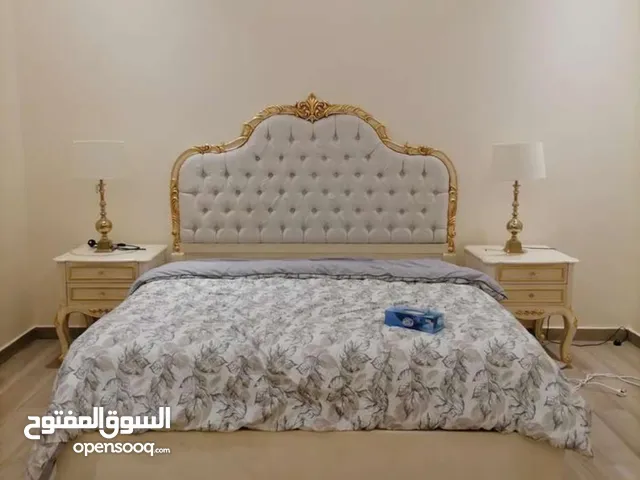 غرفه نوم شبه جديده خشب زان اصلي مع الفرش