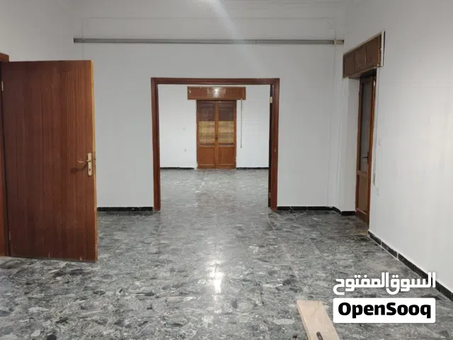 مبنى اداري للايجار في راس حسن