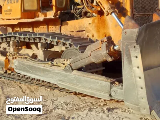 سلام عليكم موجود سوق بلدوزر خبره 4سنوات