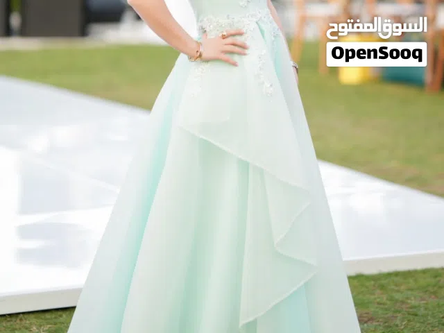 فستان سهرة للبيع