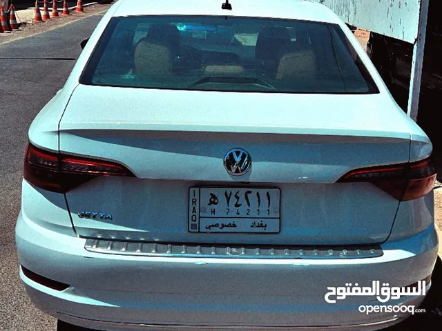 جيتا موديل 19 فول السياره ضربتها نص باب خلف السائق ماشيه 88 ميل سياره جاهزه و نظيفه