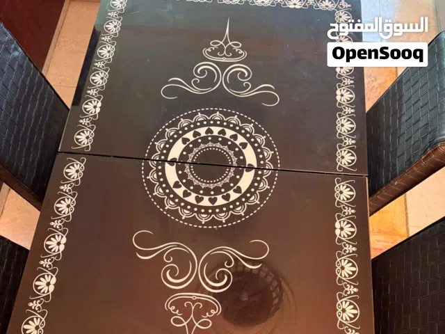 طاوله مطبخ مع اربع كراسي للبيع