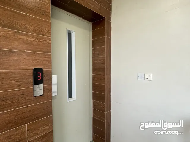 شقق للايجار في حي القادسية 606
