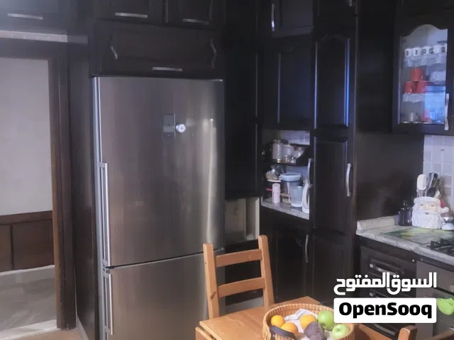 مطبخ كامل خشب زان بحال الجديد قياس 4*4 تقريبا من الأرض للسقف