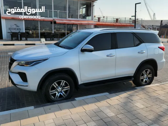 TOYOTA FORTUNER 2023