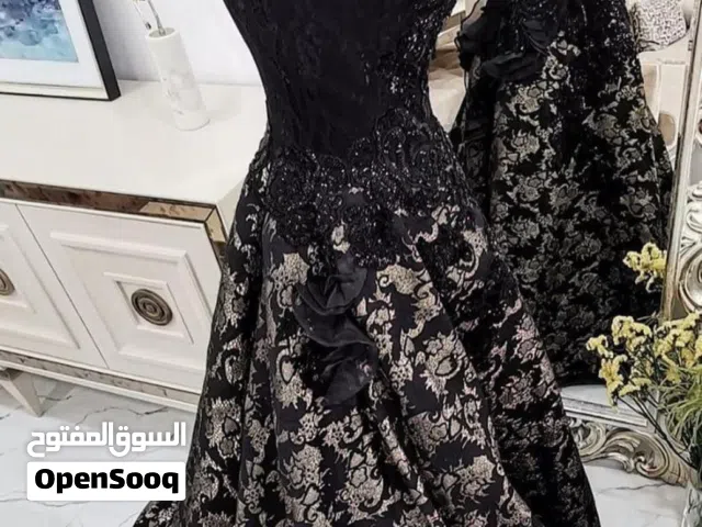 فساتين سهره وخطوبه للبيع نلبس مره واحده فقط من كل فستان