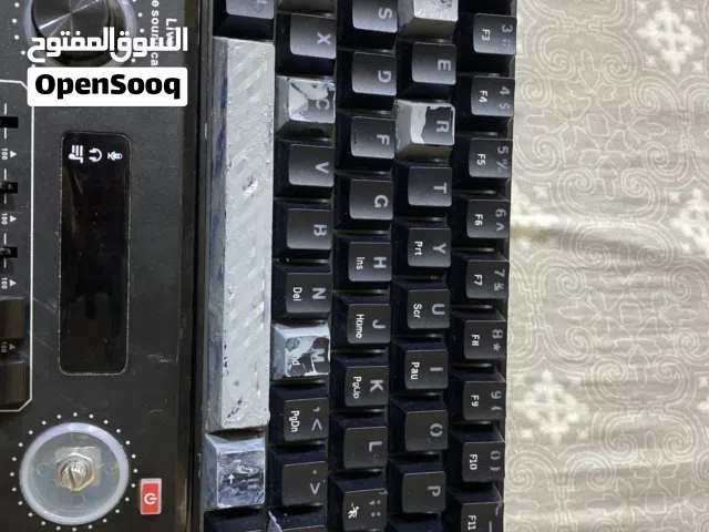 لبيع كيبورد و مسكر و سماعه و شاشه