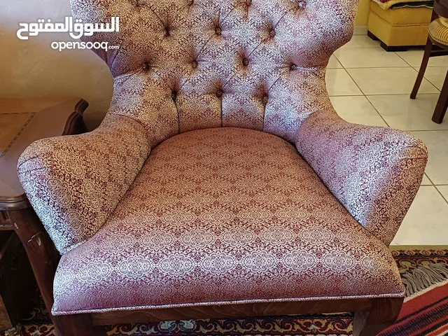 طقم كنب فاخر بحاله ممتازه