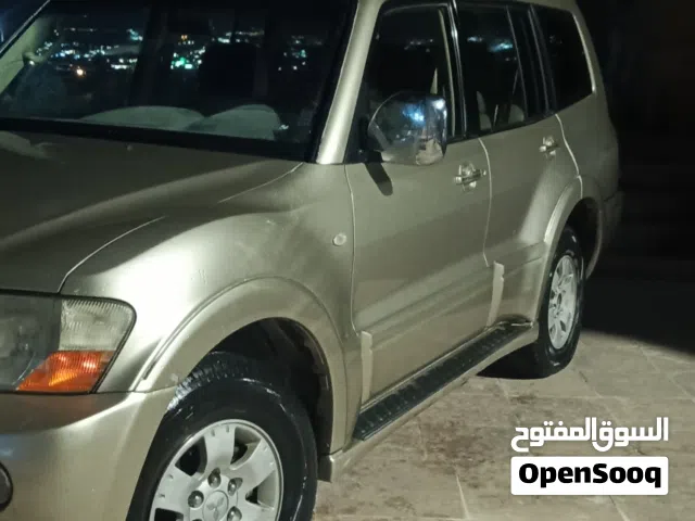 2004 ميتسوبيشي باجيرو Standard