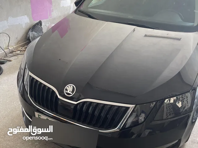 سكودا اوكتافيا صالون 2018