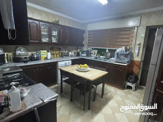 167m2 4 Bedrooms Apartments for Sale in Zarqa Al Zarqa Al Jadeedeh