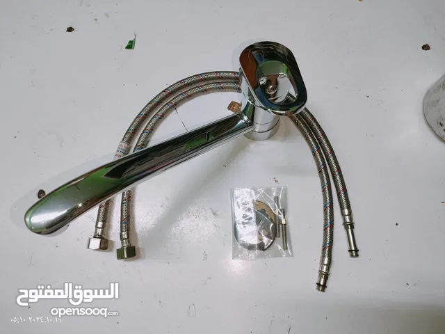 خلاط حوض ينفع مطبخ وحمام ساررديزاين اصلي صناعه فرنسيه لايوجد اي عيوب تقفيل بلدو معاه 2 وصله اسبانى
