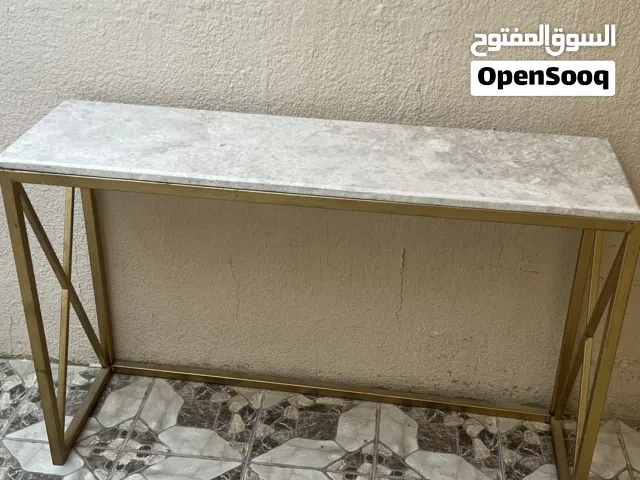 طاولة رخام بنية