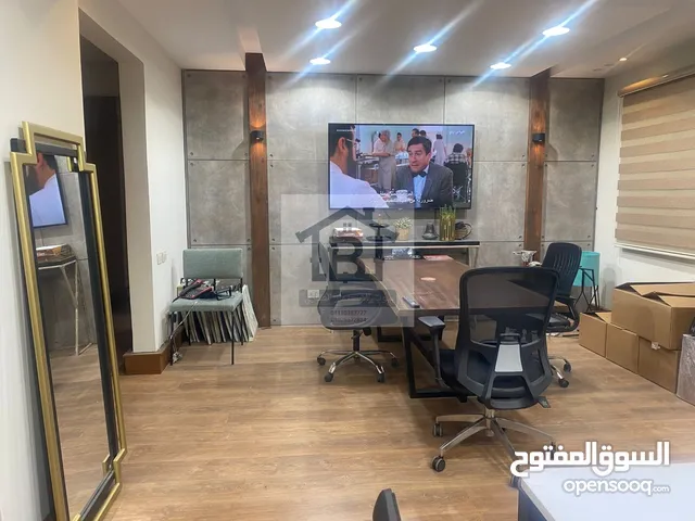 مكتب مفروش للإيجار في مساكن شيراتون المطار عمارات مصر للتعمير واجهة علي مربع جنينه 130م دور ارضي