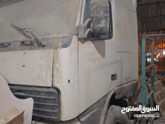 زنجبيل بغباره راس قاطرة فولفو للبيع عرطة العرطات مستخدم شهر فقط ومخزن جديد