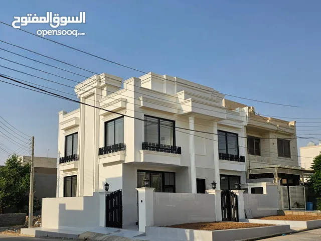 البيت للبيع هوليري نوي