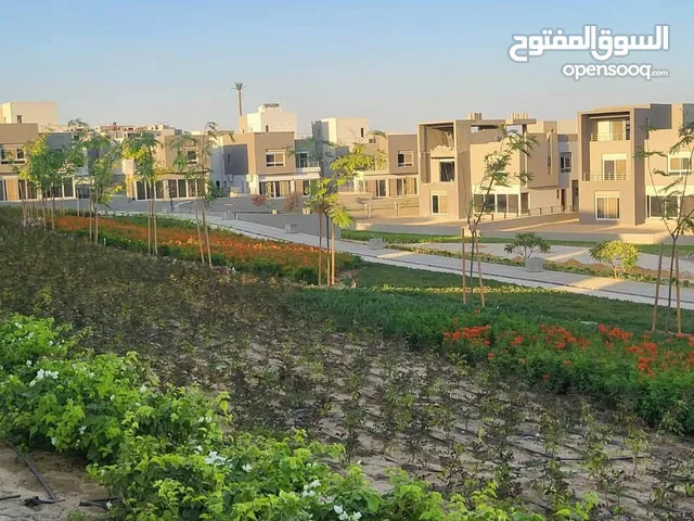 PALM HILLS NEW CAIRO  لسرعة البييع  فيلا مستقلة 520 متر استلام فوري في كمبوند بالم هيلز التجمع