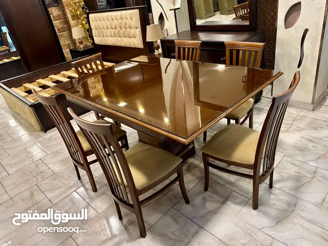 طاولة سفره كلاسيك فااخره و فخمه جداً خشب زان بلوط مشغوله بإتقان و دقه عاليه مستعمل بحال الوكاله
