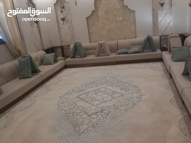 مكافحة حشرات رش دفان رش مبيدات تنظيف مجالس كنب نظافة فرشات موكيت غسيل سجاد تنظيف ستائر
