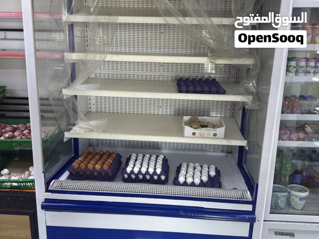 ثلاجة عرض مفتوحة من الامام للبيع بسبب عدم الاستخدام