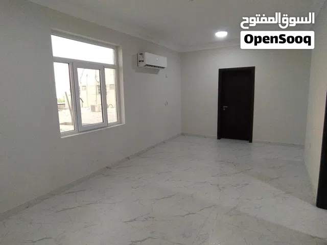 130 m2 3 Bedrooms Apartments for Rent in Doha Madinat Khalifa