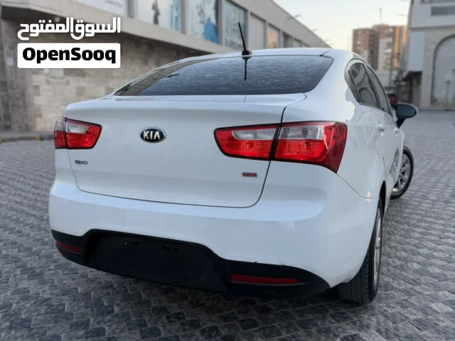2014 كيا ريو Standard