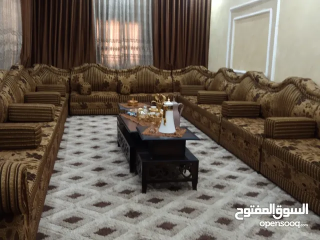 طقم خليجي 18 مقعد