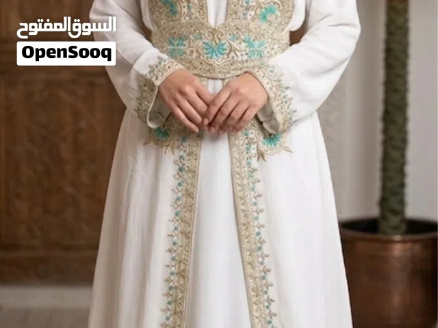 قفطان فخم جدا للبيع ب 15 وقطع فخمة وجديدة متوفر توصيل فوري