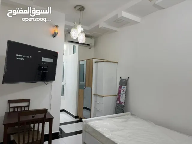 بمدخل خاص استوديو جميل بالخوير مع مطبخ متكامل Private Entrance Studio with Kitchen in Alkhuwair