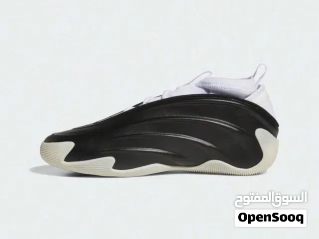 45 Sport Shoes in Tripoli