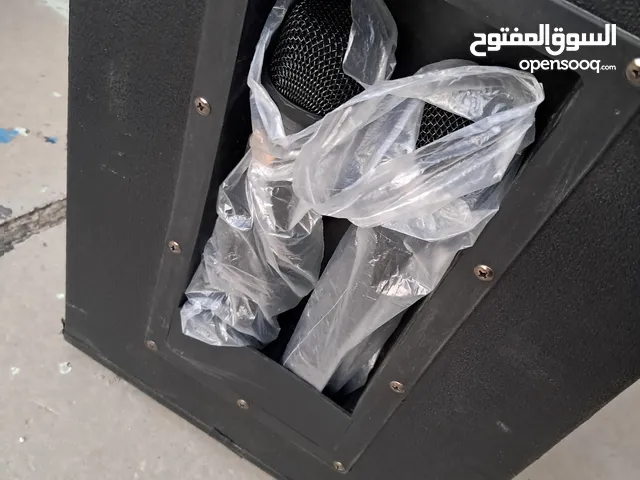 سماعات نظيفات استعمال قليل